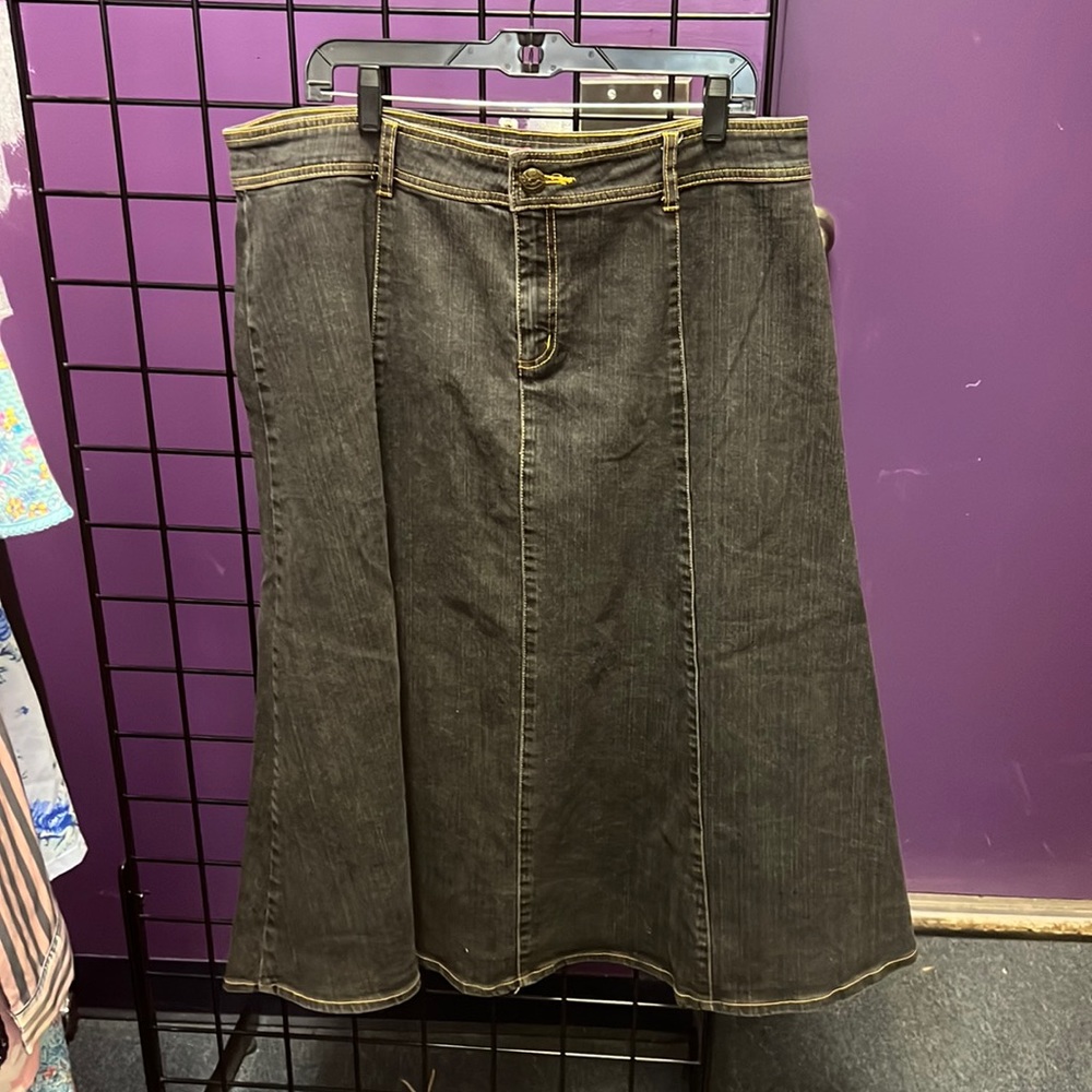 💜Style J Black Denim Skirt 40/24
